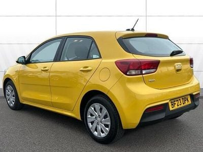 Used Kia Rio 84 HP (61 kW) 2022 Yellow Hatchback