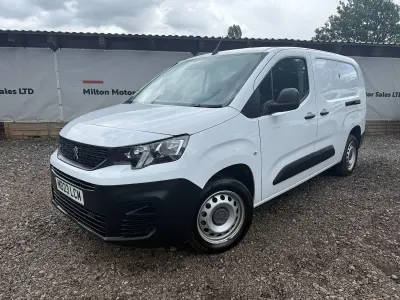 Used Peugeot Partner Premium 102 HP (75 kW) 2023 White MPV