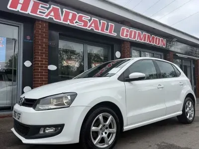 Begagnad VW Polo 70 HK (51 kW) 2011 Vit Halvkombi