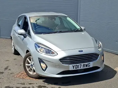 Used Ford Fiesta Zetec 100 HP (73 kW) 2017 Silver Hatchback