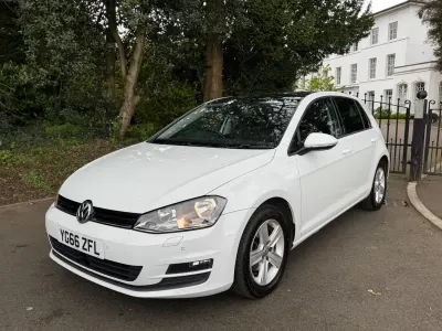 Begagnad VW Golf VII Edition 125 HK (91 kW) 2016 Vit Halvkombi