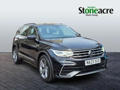 Second-hand VW Tiguan R-line Edition 150 CP (110 kW) 2023 Negru SUV