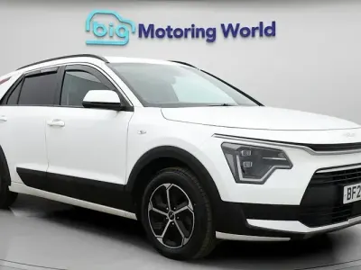 Używany Kia Niro 141 KM (103 kW) 2023 Biały SUV