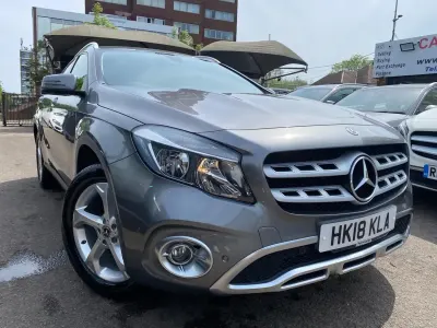 Usado Mercedes GLA200 Executive 2018 Cinzento SUV