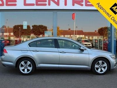 Begagnad VW Passat SE 120 HK (88 kW) 2019 Silver Sedan