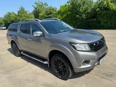 Used Nissan Navara Tekna 190 HP (139 kW) 2018 Grey Pickup