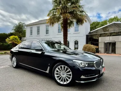 Usado BMW 740 Exclusive 2018 Negro Berlina