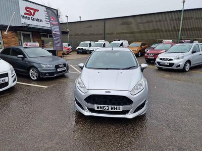Used Ford Fiesta Zetec 95 HP (69 kW) 2014 Silver Hatchback