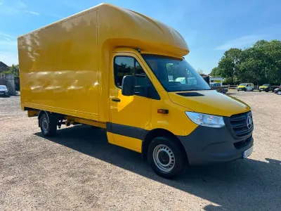 Used Mercedes Sprinter Progressive 140 HP (102 kW) 2020 Yellow Van