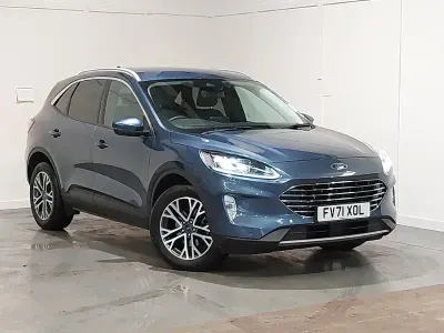 Usado Ford Kuga Titanium 120 CV (88 kW) 2022 Azul SUV
