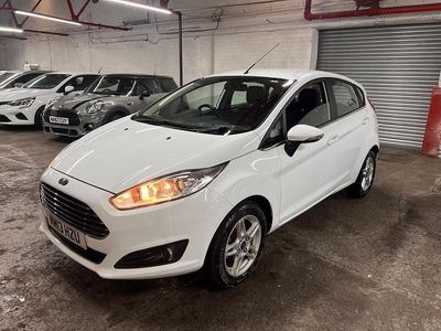 Used Ford Fiesta Zetec 2013 White Hatchback