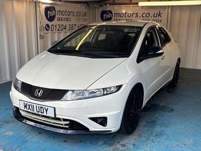 Begagnad Honda Civic 98 HK (72 kW) 2011 Vit Halvkombi