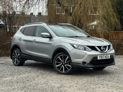 Used Nissan Qashqai Tekna 115 HP (84 kW) 2017 Silver SUV