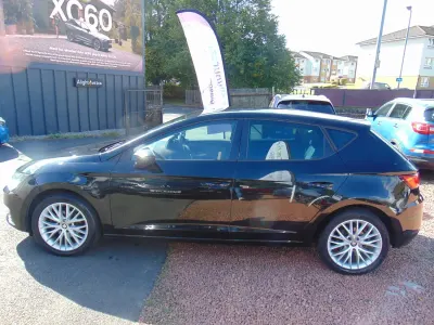 Usado Seat Leon SE Dynamic 110 CV (80 kW) 2018 Negro Utilitario