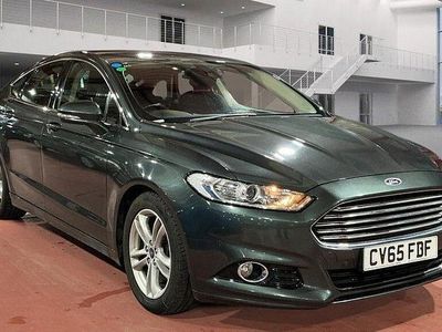 Used Ford Mondeo Titanium 150 HP (110 kW) 2015 Green Hatchback