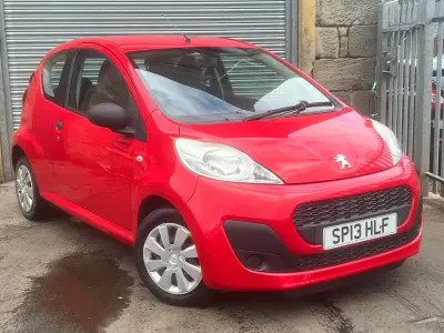 Used Peugeot 107 Access 68 HP (50 kW) 2013 Red Hatchback