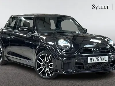 Used Mini Cooper Hatch 113 kW (154 HP) 2025 Black Hatchback