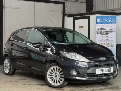 Używany Ford Fiesta Titanium 96 KM (70 kW) 2011 Czarny Hatchback