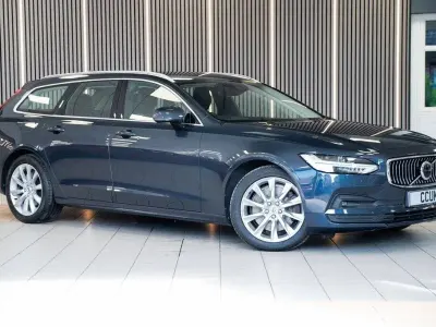 Used Volvo V90 Momentum 197 HP (144 kW) 2021 Blue Estate