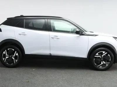Używany Peugeot 2008 GT 134 KM (98 kW) 2025 Biały SUV