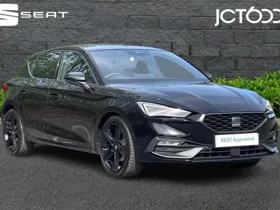 Nouă Seat Leon Black Edition 272 CP (200 kW) 2025 Negru Hatchback