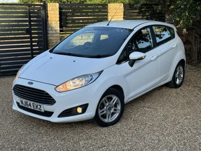 Używany Ford Fiesta Zetec 2014 Biały Hatchback