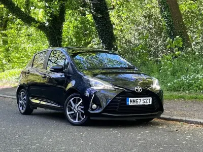 Used Toyota Yaris 111 HP (81 kW) 2018 Black Hatchback