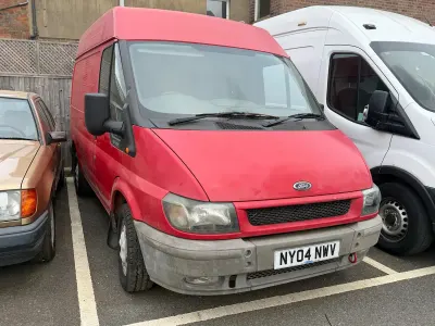 Used Ford Transit 100 HP (73 kW) 2004 Red Van
