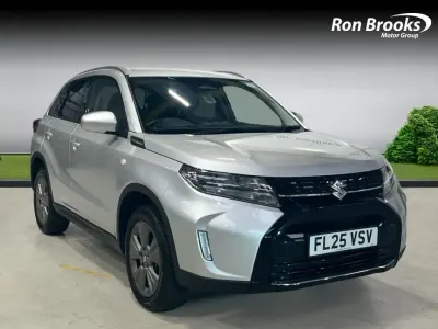 Używany Suzuki Vitara 116 KM (85 kW) 2025 Srebrny SUV