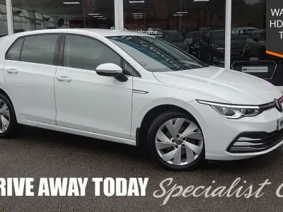 Używany VW Golf VIII Style 150 KM (110 kW) 2022 Biały Hatchback