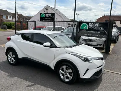 Used Toyota C-HR 122 HP (89 kW) 2017 White SUV