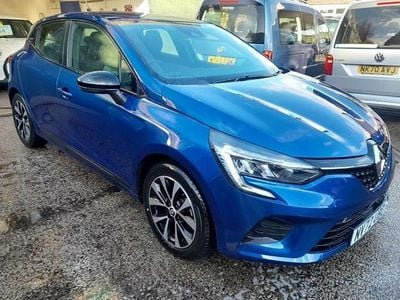Used Renault Clio V Evolution 2023 Blue Hatchback