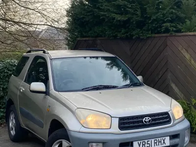 Używany Toyota RAV4 2001 Beżowy SUV