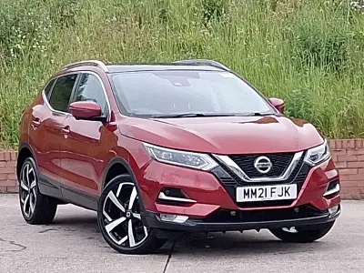 Used Nissan Qashqai N-Motion 140 HP (102 kW) 2021 Red SUV