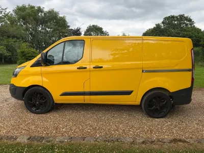 Used Ford Transit Custom 125 HP (91 kW) 2015 Yellow Van