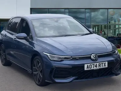 Used VW Golf VIII R-line 150 HP (110 kW) 2024 Blue Hatchback