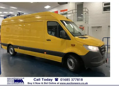 Used Mercedes Sprinter Progressive 143 HP (105 kW) 2020 Yellow Van