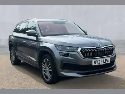Usado Skoda Kodiaq LAURIN & KLEMENT 190 HP (139 kW) 2023 Cinzento SUV