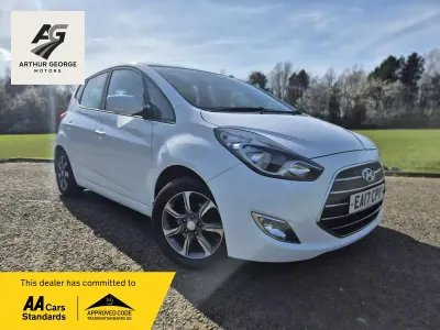 Used Hyundai ix20 SE 116 HP (85 kW) 2017 White Hatchback