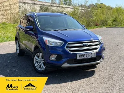 Używany Ford Kuga Zetec 150 KM (110 kW) 2017 Niebieski SUV