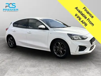 Used Ford Focus ST-Line 125 HP (91 kW) 2021 Frozen white (premium paint) Hatchback