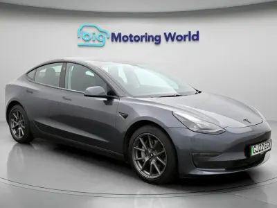 Begagnad Tesla Model 3 Long Range AWD 366 kW (498 HK) 2022 Grå Sedan
