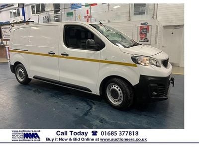 White Used 2019 Peugeot Expert Van | £7,280 (Fair price)