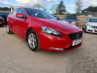 Usado Volvo V40 SE 115 HP (84 kW) 2014 Vermelho Citadino