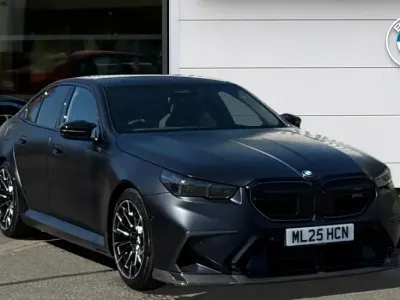 Begagnad BMW M5 Comfort Edition 717 HK (527 kW) 2025 Svart