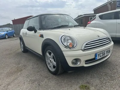 Used Mini Cooper Hatch 116 HP (85 kW) 2006 White Hatchback