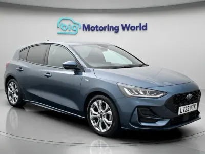 Begagnad Ford Focus ST-Line 125 HK (91 kW) 2023 Blå Halvkombi