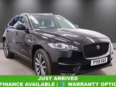 Second-hand Jaguar F-Pace Portfolio 240 CP (176 kW) 2019 Negru SUV
