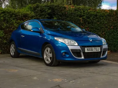 Used Renault Mégane Coupé Dynamique 108 HP (79 kW) 2011 Blue Coupe
