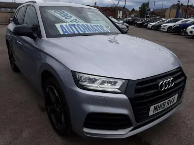 Begagnad Audi Q5 Black Edition 190 HK (139 kW) 2019 Silver SUV